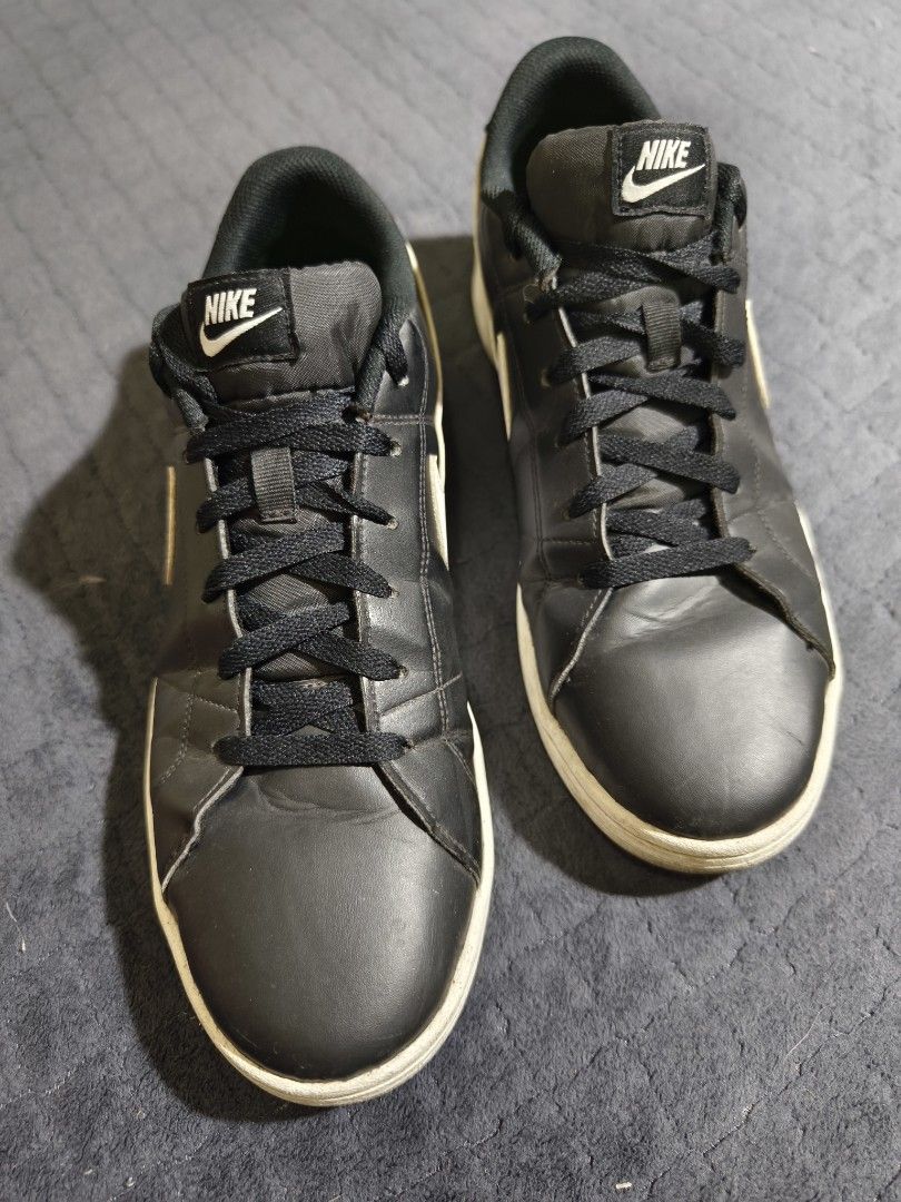 Nike Court Royale 2 (Category: Sneakers) located in Mandaluyong City. Submitted by graphicd (Listing ID 1363577405, Image 1). Description: Used couple of times. clearing my shoe rack issue: needs cleaning Pickup Location Dansalan Gardens Mandaluyong.