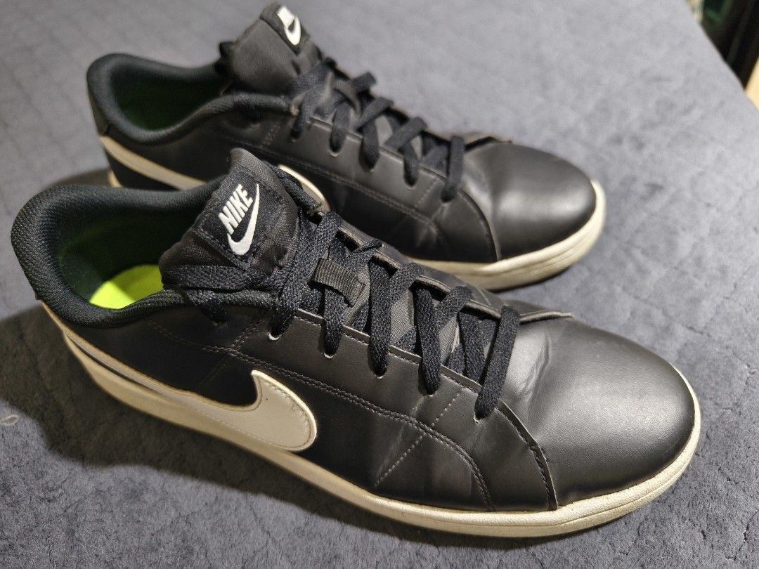 Nike Court Royale 2 (Category: Sneakers) located in Mandaluyong City. Submitted by graphicd (Listing ID 1363577405, Image 3). Description: Used couple of times. clearing my shoe rack issue: needs cleaning Pickup Location Dansalan Gardens Mandaluyong.