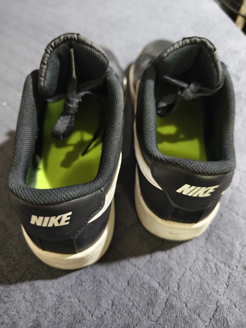 Nike Court Royale 2 (Category: Sneakers) located in Mandaluyong City. Submitted by graphicd (Listing ID 1363577405, Image 2). Description: Used couple of times. clearing my shoe rack issue: needs cleaning Pickup Location Dansalan Gardens Mandaluyong.