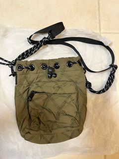 （分類：）位於 。 由 nov_hung 提交（商品編號 1363655981，圖片 1）。簡介： 。