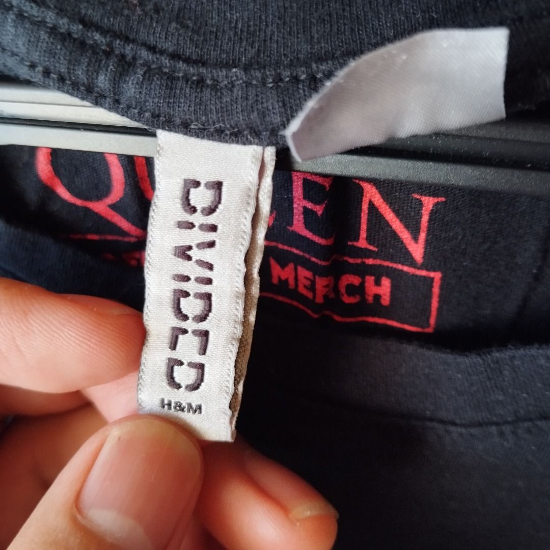 QUEEN Band Shirt (Category: Shirts) located in Caloocan City. Submitted by uncle_void (Listing ID 1363622476, Image 3). Description: W - 17 L - 23.