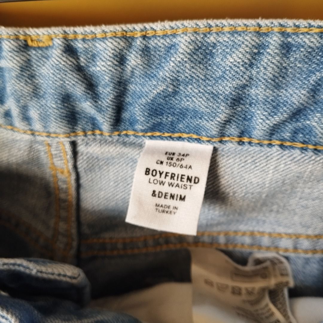 Ripped Jeans (Boyfriend & Denim) (Category: Jeans) located in Caloocan City. Submitted by uncle_void (Listing ID 1363618087, Image 2). Description: Waist - 28 Length - 36 Blue Jean, Ripped Jeans, H&M.