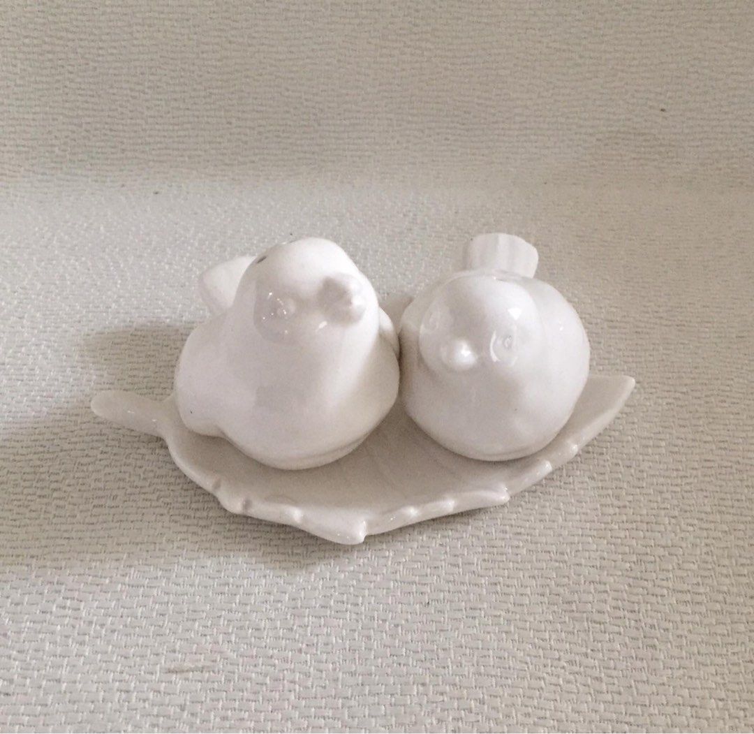 Salt and Pepper Shaker (Category: Other Kitchenware & Tableware) located in Makati City. Submitted by elizuhh (Listing ID 1363550500, Image 1). Description: I have about 10pcs.