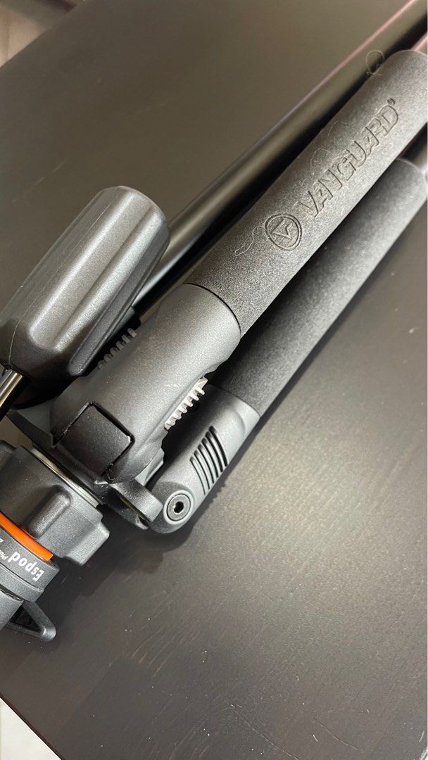 Vanguard tripod (Category: Tripods & Monopods) located in Manila. Submitted by willississimo (Listing ID 1363572569, Image 2). Description: .