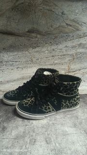 (Kategori: ) berada di . Dikirim oleh bp_bestsneakers (ID iklan 1363684923, Gambar 1). Deskripsi: .