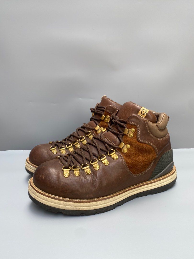 Visvim Serra Boots (Category: Boots) located in Baguio. Submitted by thecollector2600 (Listing ID 1363556874, Image 3). Description: Size 9 US In good condition .