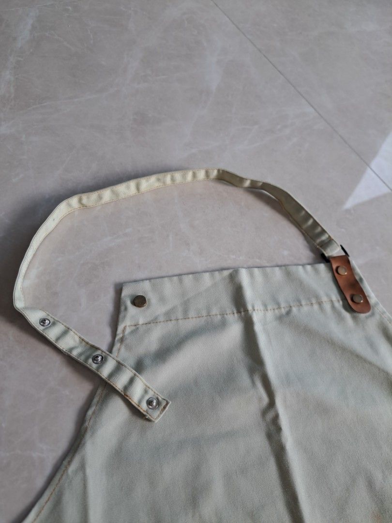 Apron65074413730818113