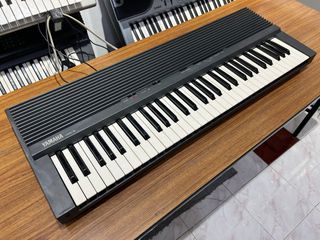 Yamaha YPR-8 FM Synthesizer Keyboard 61 Touch-Sensitive Keys