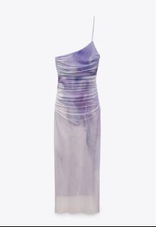 (Category: ) located in . Submitted by qi.closet (Listing ID 1363668355, Image 1). Description: .