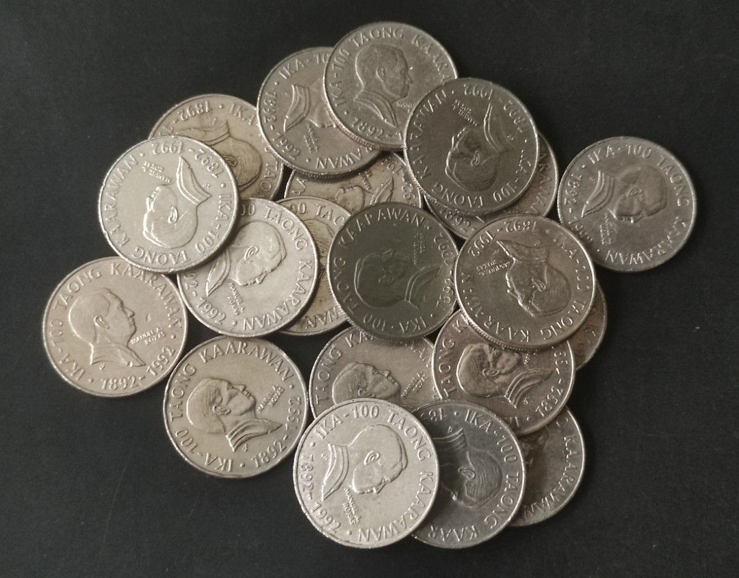 1992 2 Piso Manuel Roxas Commemorative Coins (20 pcs) (Category: Currency) located in Lipa City. Submitted by mark_collections (Listing ID 1363758524, Image 1). Description: 1992 2 Piso Manuel Roxas Commemorative Coins (20 pcs) Mode of Payment: Gcash.