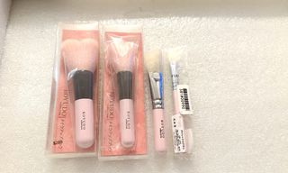 （分類：）位於 。 由 reese.makeup 提交（商品編號 1363869143，圖片 1）。簡介： 。