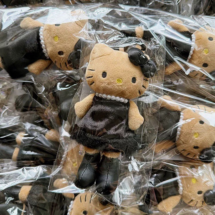 長腿hello kitty玩偶吊飾 黑灰色洋裝 main image 0