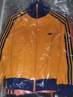 (Category: ) located in . Submitted by ADIDASMUSEUM (Listing ID 1363784685, Image 1). Description: .
