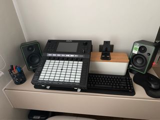 Akai Force Standalone Grovebox like Ableton Live in a Box MPC Alternative with 480GB SSD Expansion