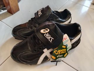 (Category: ) located in . Submitted by cornerbags_shoes (Listing ID 1363718075, Image 1). Description: .