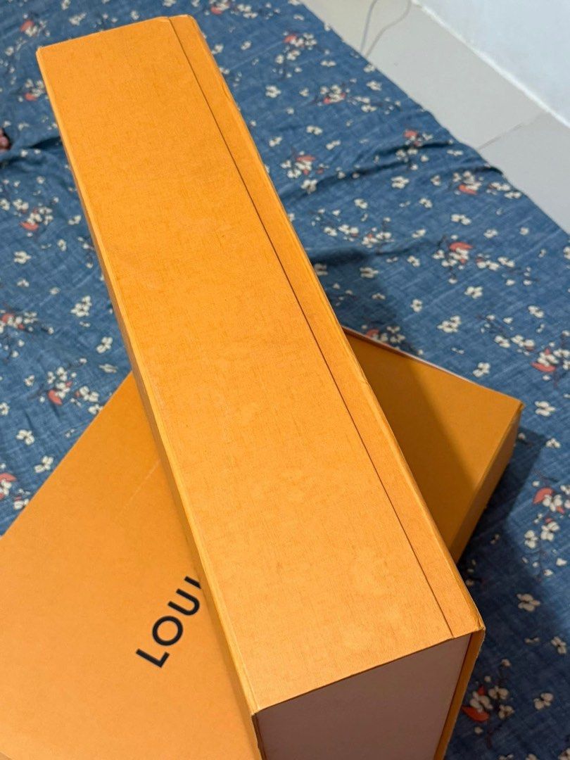 Authentic Lv Box (Category: Luxury Bags & Wallets) located in Quezon City. Submitted by jhaediah (Listing ID 1363772645, Image 3). Description: xl box original.