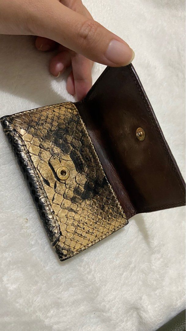 Chloe key card wallet (Category: Luxury Bags & Wallets) located in Pasig City. Submitted by cesskieaah (Listing ID 1335838775, Image 1). Description: .