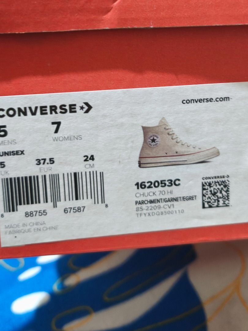 CONVERSE Chuck 70 Parchment/Egret/Garnet (Category: Sneakers) located in Quezon City. Submitted by fleor (Listing ID 1363846560, Image 3). Description: Barely used item hence the price. Can do meet ups near Shaw Boulevard or SM Masinag..
