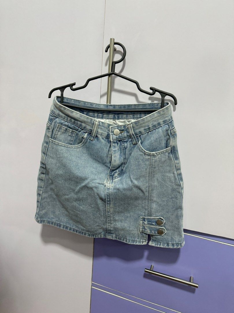 Denim Skirt (Category: Skirts) located in Urdaneta. Submitted by jaecore (Listing ID 1363860343, Image 1). Description: Brand new! 26-27 waistline.