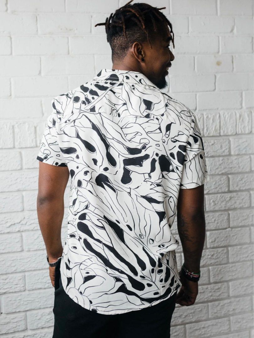 DIVIDED H&M Printed Resort Shirt (Category: Tshirts & Polo Shirts ) located in Taguig. Submitted by dropthatstuffph (Listing ID 1363782379, Image 3). Description: DIVIDED H&M Printed Resort Shirt Size: XL Width: 23 Length: 27 Please read For delivery only (can’t do meet up) Jnt/lalamove/grab.