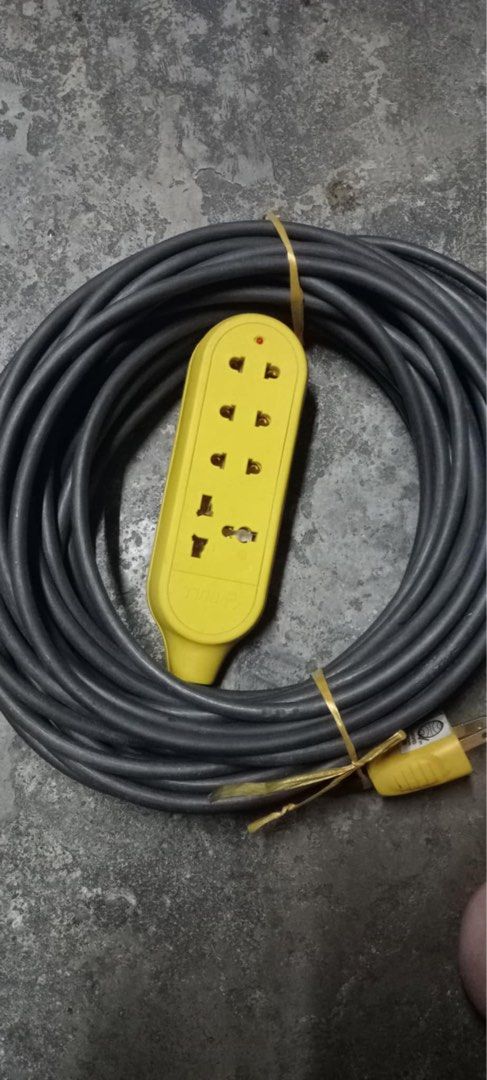 Extension Cord (Category: Cables & Adaptors) located in Manila. Submitted by williamelr45127 (Listing ID 1363843482, Image 1). Description: .