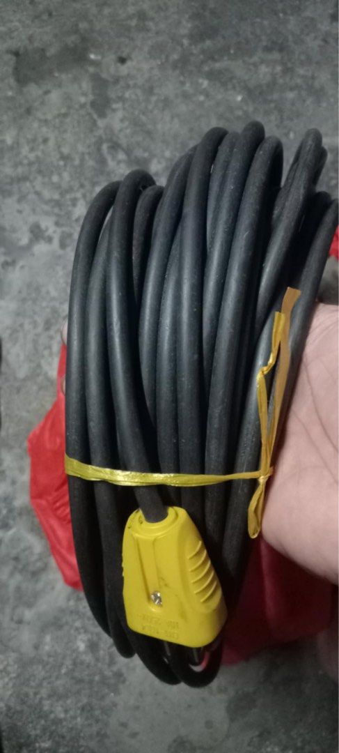 Extension Cord (Category: Cables & Adaptors) located in Manila. Submitted by williamelr45127 (Listing ID 1363843482, Image 2). Description: .