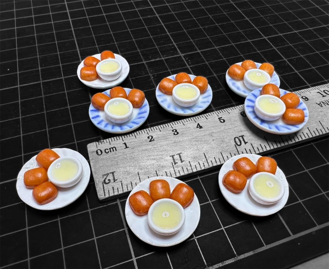 Handmade Miniature Fried Mantou with Condensed Milk, Clay, 炸馒头 ,Clay, 1 set (Category: Handmade Craft) located in Singapore. Submitted by mini.collectibles.1 (Listing ID 1363745183, Image 3). Description: Handmade Miniature Fried Mantou with Condensed Milk, Clay, 炸馒头 ,Clay, 1 set Made from clay There may be some finger pressing stains or prints due to handmade. Miniature Showcase Display Store at the address below: Blk 2019 Bukit Batok St 23 (Ind
