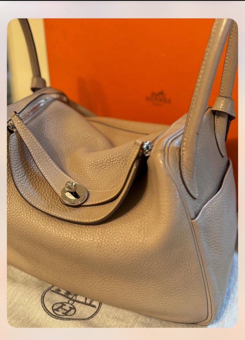 Hermes Lindy 30cm (Category: Luxury Bags & Wallets) located in San Juan City. Submitted by seeclosetfinds (Listing ID 1363807142, Image 3). Description: Hermes Lindy Bag in 30cm ( Argyle color ) bought here in Manila Hermes .. very good condition .