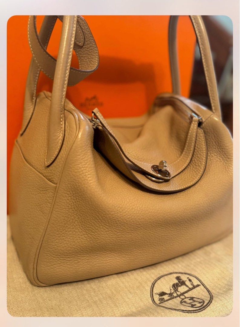 Hermes Lindy 30cm (Category: Luxury Bags & Wallets) located in San Juan City. Submitted by seeclosetfinds (Listing ID 1363807142, Image 2). Description: Hermes Lindy Bag in 30cm ( Argyle color ) bought here in Manila Hermes .. very good condition .