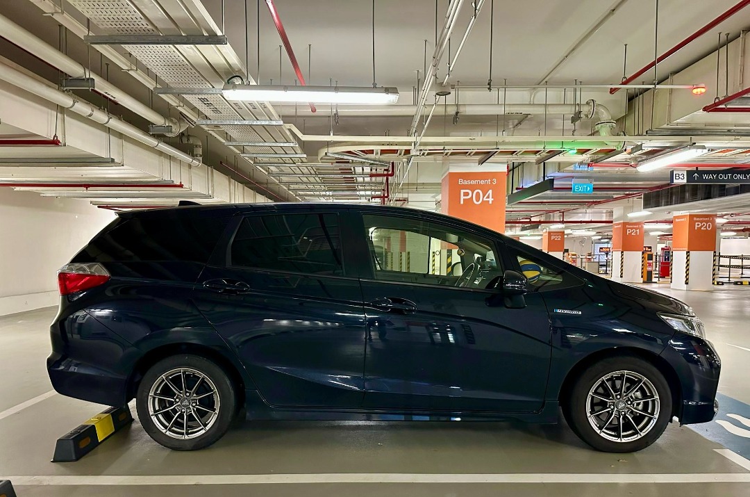 Honda Shuttle Hybrid 1.5A (Category: Used Cars) located in Singapore. Submitted by firstmotoring88 (Listing ID 1363743422, Image 3). Description: Vehicle Features 1.5L Earth Dreams DOHC 16v hybrid petrol electric I-VTEC engine with 135bhp, 7 speed CVT auto, ABS, SRS, smart touch aircon, keyless entry/start/stop. Accessories Auto fold side mirrors. Multi function steering. Touchscreen audio system. Bluetooth. Reverse camera and sensors. Contact fo