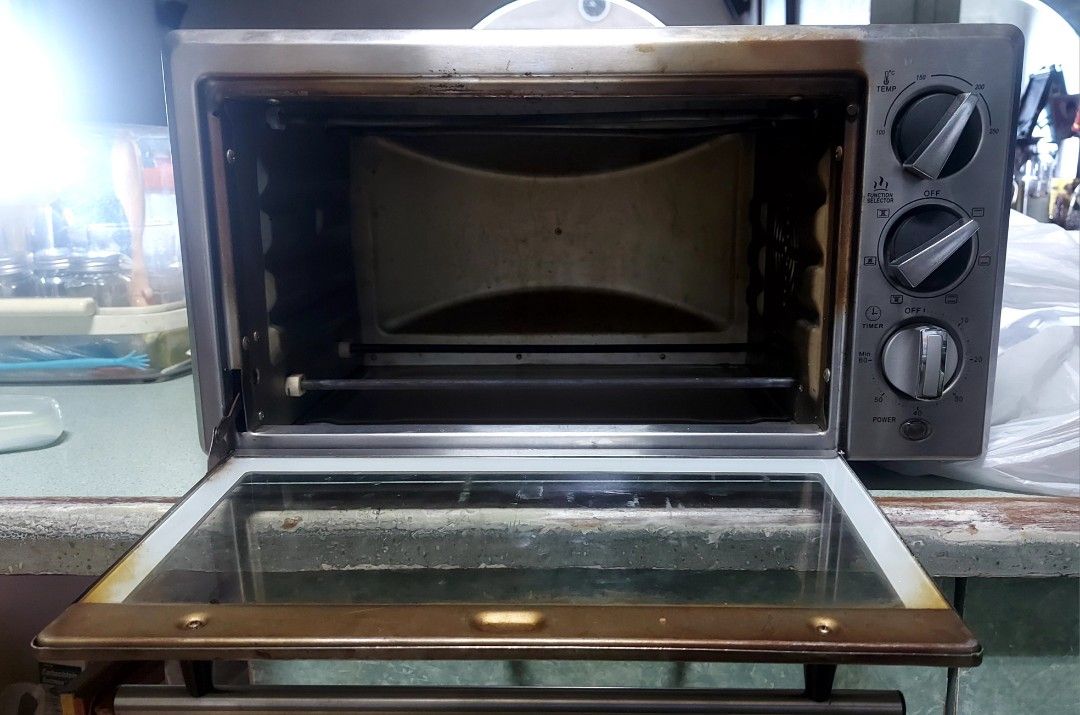 Imarflex 21ltrs Convection Oven (w/issues) (Category: Ovens & Toasters) located in San Juan City. Submitted by rosarior.ong (Listing ID 1363718427, Image 2). Description: For repair shops interested in buying defective appliances. 21 ltrs IMARFLEX Convection Oven. Pre-loved. Issue: TOP heating element is not working. Will not have it repaired anymore. No rust just regular heat stains. Decluttering. Location: San Juan City MOP: Gcash PM if interes
