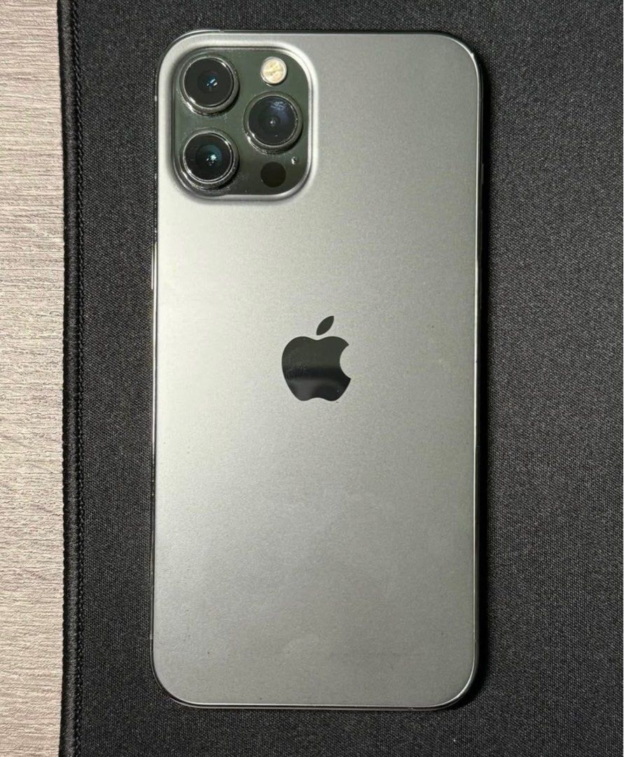 iPhone 12 Pro Max Graphite Black 256GB (Category: iPhone 12 Series) located in Cainta. Submitted by d3clutterw0rld (Listing ID 1363871263, Image 1). Description: Price Markdown! - iPhone 12 Pro Max, 256GB, Graphite Unit is ~ 90% smooth, - 78% Battery Health - lasts 1.5 days - No issues with any function - UNIT and BOX, cable accessory. - PHP 28,500 php, negotiable - RFS: extra phone Location: Cainta, Rizal. MOP: Gcash/Maya/bank transfer Thank you