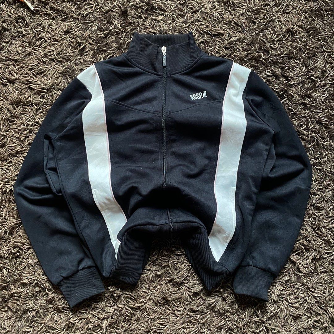 Kangol Sport - Ladies Track Jacket (Category: Coats, Jackets and Outerwear) located in Cavite. Submitted by lloydcabrera (Listing ID 1357891605, Image 1). Description: Kangol Two-tone Track Jacket Size: L22xW19 (L on tag - Women's) As new condition 10/10 Kangol Sport logo on zipper.