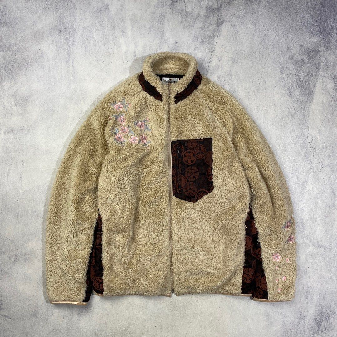 Karakuri Tamashii Sakura Flower Embroidery Sherpa Jacket