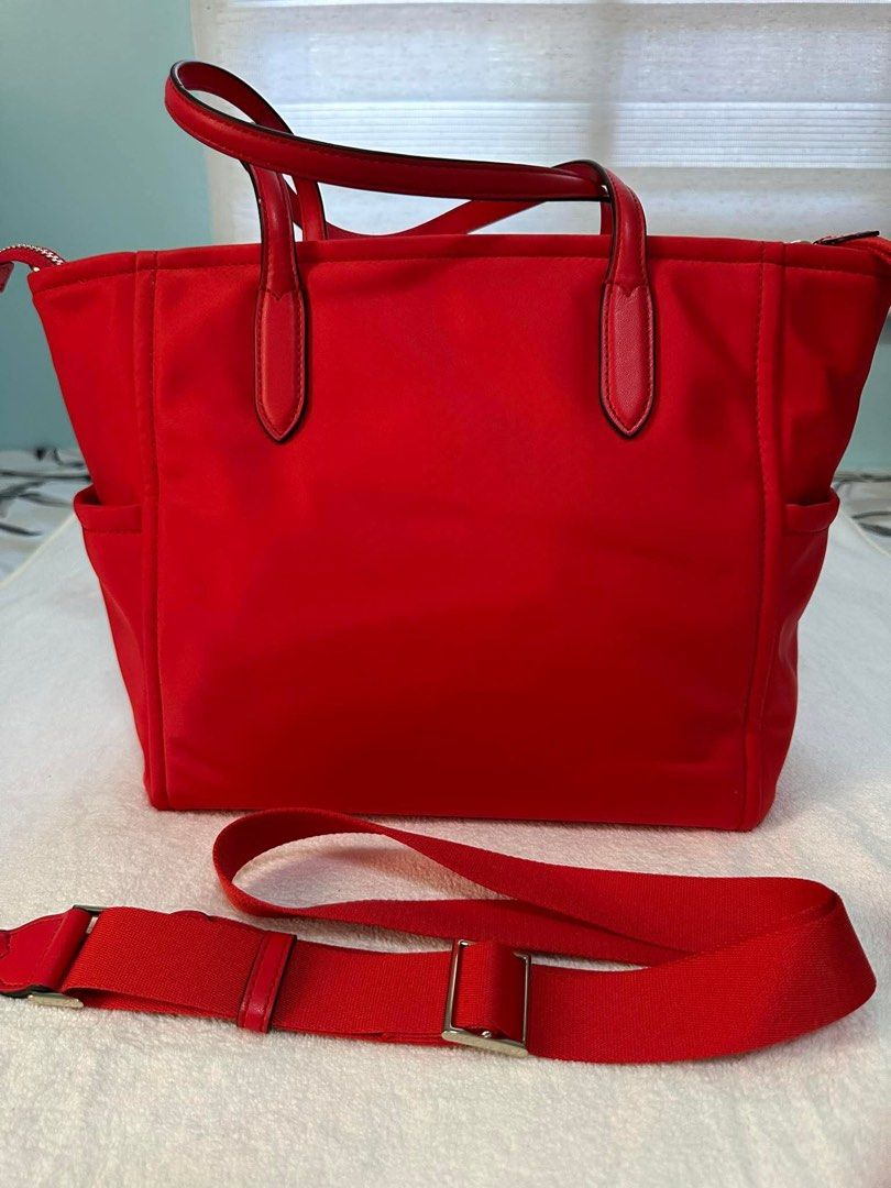 Kate Spade Chelsea 2 way Bag (Category: Luxury Bags & Wallets) located in Muntinlupa City. Submitted by goldinmygarage (Listing ID 1363868898, Image 2). Description: Never been used Brandnew condition Authentic Store bought for 300USD.