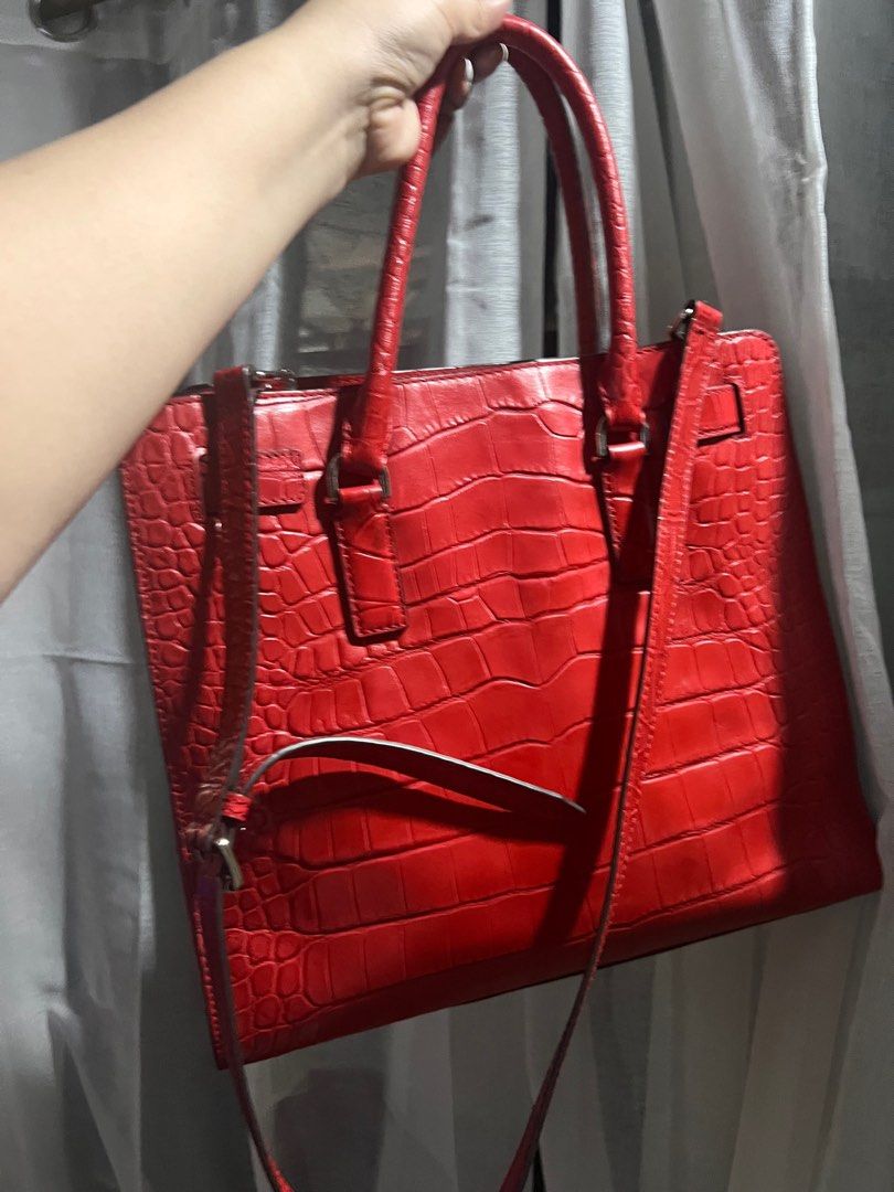 MK Two-way Bag Croc finish textured (Category: Luxury Bags & Wallets) located in Paranaque City. Submitted by sctmpque (Listing ID 1363811255, Image 3). Description: +SF Flaws: light dents on side due to storage Bag Specs: -Inclusion: Bag only -Very clean interior and no scuffs damage on leather -Silver plated hardwares - no tarnishings .