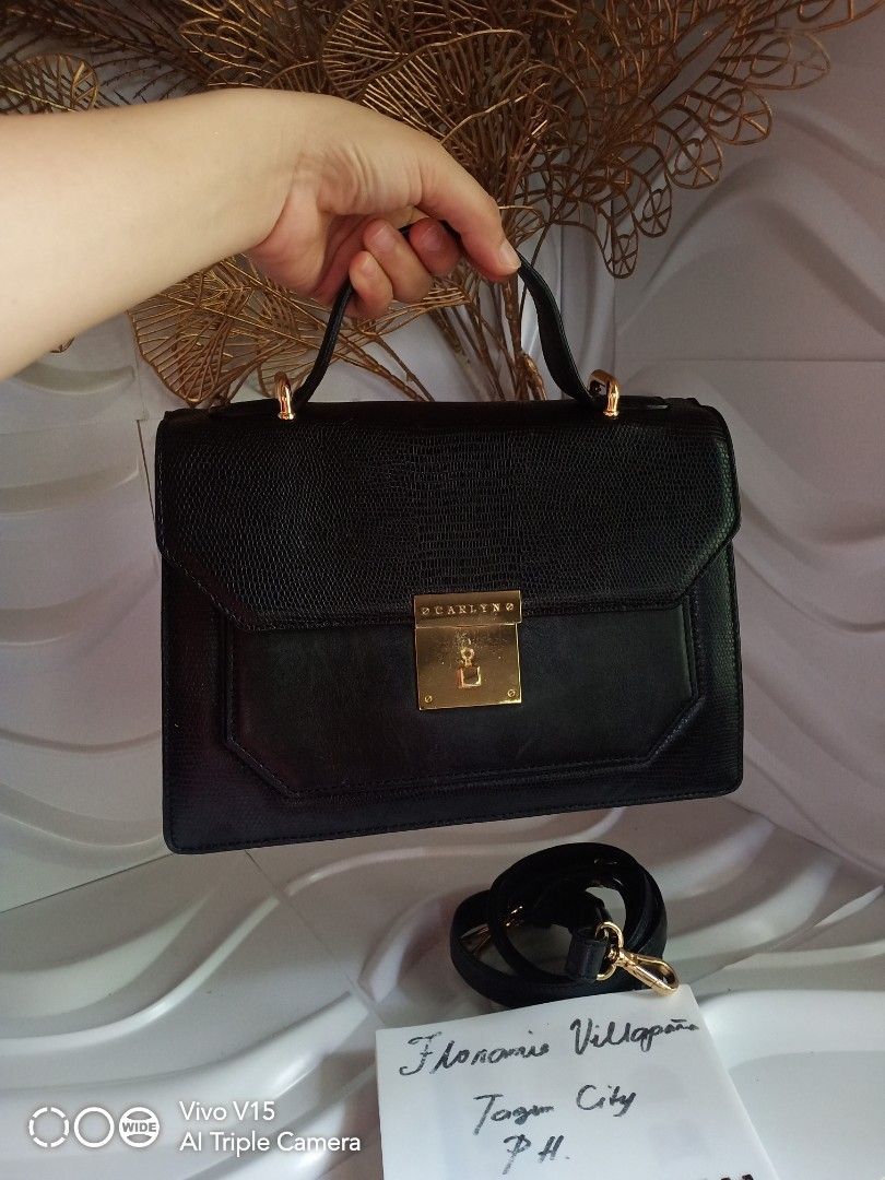 orig.carlyn (Category: Luxury Bags & Wallets) located in Tagum. Submitted by luxbagelyas (Listing ID 1363769115, Image 2). Description: ganda ng materials neto small to med kelly type sign of use sa hardware super tibay.