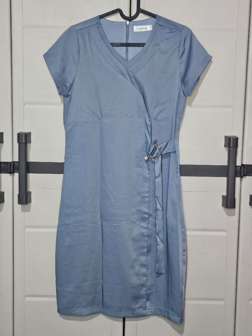 Paperdolls Blue Dress (Category: Dresses) located in Quezon City. Submitted by ronndomingo (Listing ID 1363791303, Image 1). Description: Brand: Paperdolls Color: Dusty blue Size: S Condition: Used once Original price: 2,000+ *Minor stitching flaw.