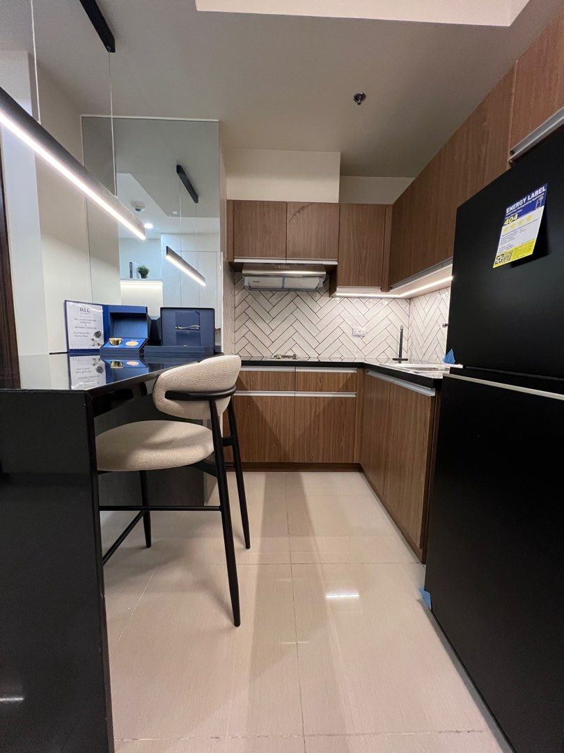 RADIANCE MANILA BAY SOUTH (Category: Apartments & Condos) located in Quezon City. Submitted by shenellbb (Listing ID 1363734471, Image 3). Description: LOCATED IN PASAY! Radiance Manila Bay by RLC •Ready for viewing! •Newly turned over and renovated 1 Bedroom Unit w/balcony 40sqm, 27th Floor South Tower •can use for airbnb business •City View along roxas blvd. (star city manila bay side) NO OBSTRUCTIONS —The space is fully furnished and has been 