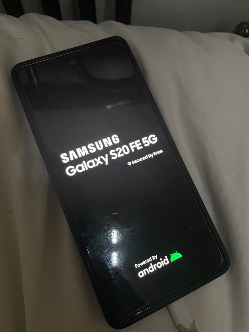 Samsung S20 FE 5g (Category: Samsung) located in Paranaque City. Submitted by keekz.916 (Listing ID 1363722361, Image 1). Description: - Samsung S20 FE - 6RAM - 128ROM - Scratches on tempered glass only, actual screen is smooth - Slight scratches on sides Rfs: extra phone.