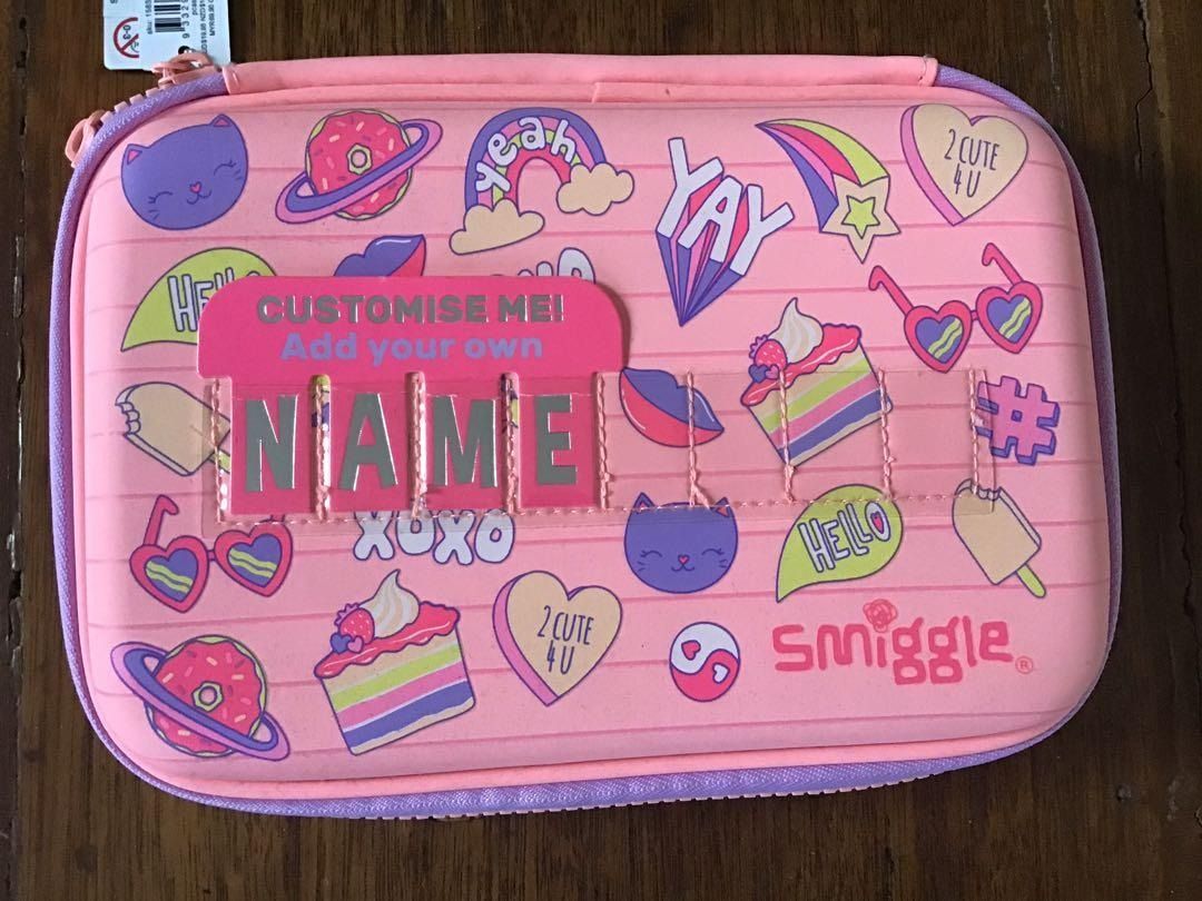 Smiggle Hard Top Pencil Case (Category: Stationery & School Supplies) located in Quezon City. Submitted by hiker.hiker (Listing ID 1363725933, Image 3). Description: Original Smiggle hard top pencil case Original tag on item Dimensions in inches 9 L x 6.5 W x 2 H.