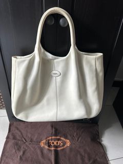 (Category: ) located in . Submitted by nix.preloved (Listing ID 1363742975, Image 1). Description: .