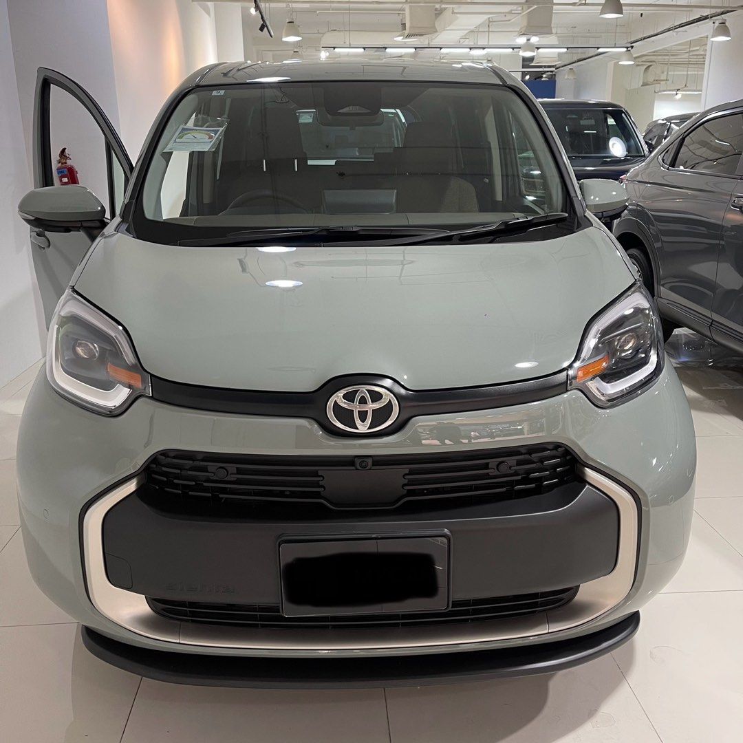 Toyota Sienta Hybrid62886405577219112