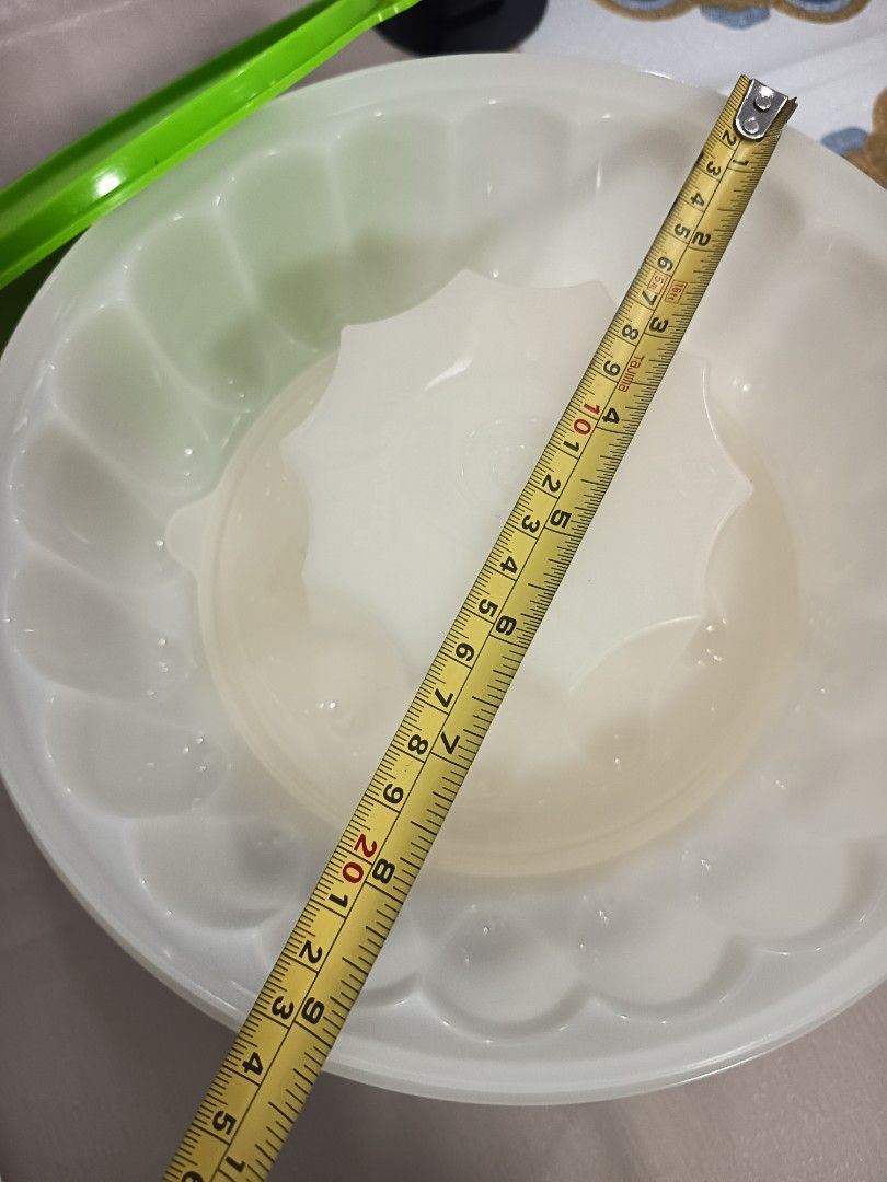 Tupperware65074078506498112