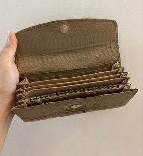 (Category: ) located in . Submitted by yourcuratedcloset (Listing ID 1363772803, Image 1). Description: .