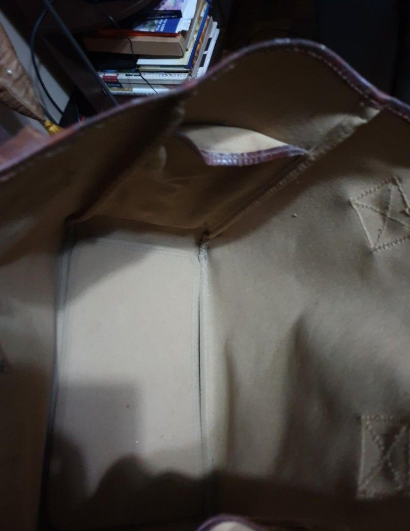 Vintage Ralph Lauren Overnight Bag (Category: Tote Bags) located in Las Pinas. Submitted by bambaju (Listing ID 1363753065, Image 3). Description: .