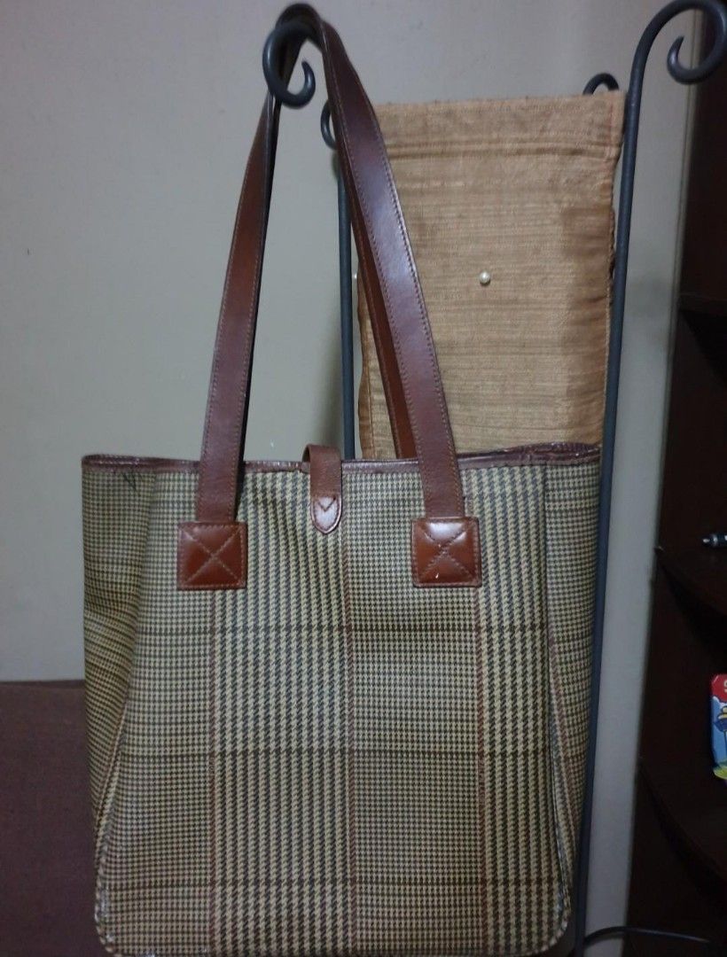 Vintage Ralph Lauren Overnight Bag (Category: Tote Bags) located in Las Pinas. Submitted by bambaju (Listing ID 1363753065, Image 2). Description: .