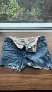 (Category: ) located in . Submitted by wonbinshai49237 (Listing ID 1363787654, Image 1). Description: .
