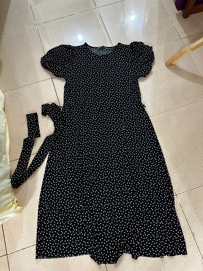 Zara dress (Category: Dresses) located in Las Pinas. Submitted by celiae (Listing ID 1363771357, Image 1). Description: Used once Fits S-Semi Med.
