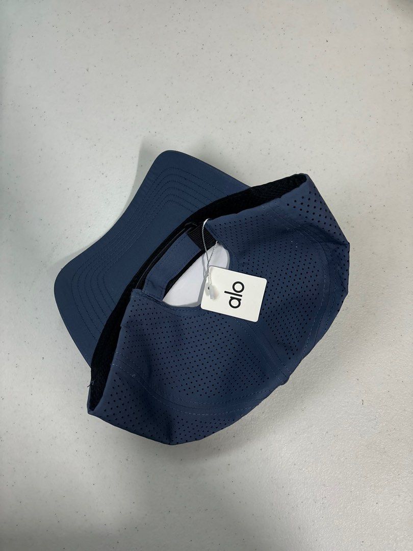 Alo yoga performance off-duty cap (Category: Caps & Hats) located in Manila. Submitted by Caps4everyone (Listing ID 1364024247, Image 2). Description: For sale only Alo yoga performance off-duty Price: 1,600 Location: caloocan Meetup: mcu monumento Contact: 09673146627 Pm for sure buyer only.